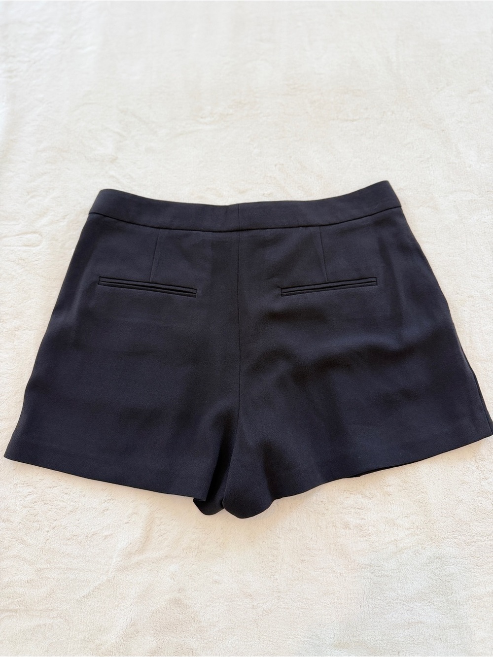 Theory Rosina Crepe Shorts - Picture 2 of 7